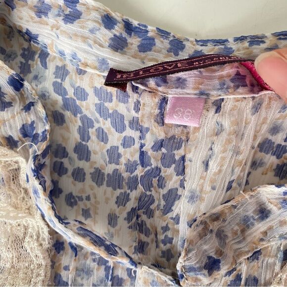 Carling in Love paris top printed ruffle button top Medium - Picture 12 of 14